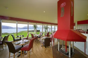 Holly Tree Hotel, Swimming Pool & Hot Tub - Image 3