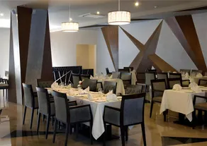 West Inn Hotel Faisalabad - Image 4