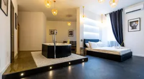 Munì Boutique Flat by Babylon Stay - Image 2