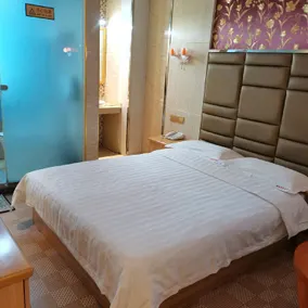 Shunlin Business Hotel - Image 2