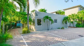 Alani Bay Villas - Image 4