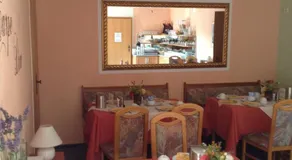 Hotel Zum Stresemann - Image 2