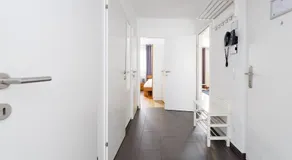 Spacious Group Apartment with Balcony - Image 3