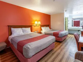 Motel 6 Stockton, CA - East - Image 5