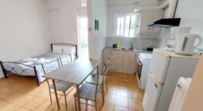 ESTIA Holiday Apartment & Studio - Image 2