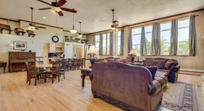Old School Lodge - Image 4
