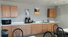 Motel 6 Omaha - IAT West - Image 4