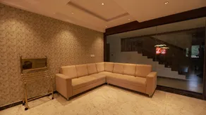 Hotel Dwarka - Image 2