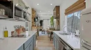 The Hillside Retreat - Cozy container home with Hot tub and Fire pit - Image 5