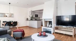 Guestly Homes - 3BR City Charm - Image 2