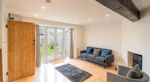 Cosy 2 Bed Terrace Peaceful Village location - Pass the Keys - Image 2