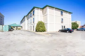 Ark Suites By OYO Jonesboro I-555 - Image 5