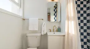 Newly Renovated Glendale Studio - #401 - Image 4