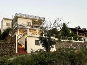 Peaceful 3BHK holiday home with Kitchen and Garden - Image 4