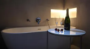 Barka Galéria Hotel és Étterem - Image 3