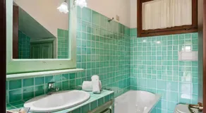 Villa Laura - Elegant Sea View Retreat - Image 2