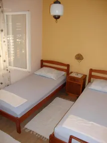 Apartment Zlatko Slobodan A1 Stomorska, Island Solta - Image 2
