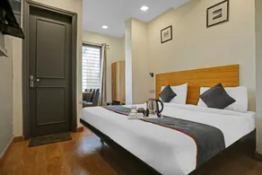 Super Townhouse Mannat Rohini 16 - Image 2