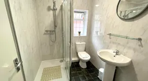 Apartment in Oxfordshire - Image 4