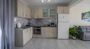 Zinovia's guest house - Image 5