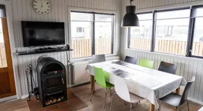 Black Beach Cottage - Image 2