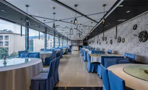 Phoenix Royal Court Chain Hotel (Qionghai Wetland Park Branch) - Image 4