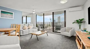 Horizons in Burleigh Views Central Car Park - Image 3