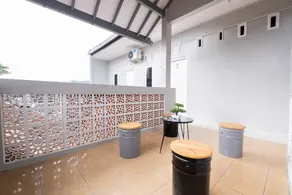 Hotel O Nareswari Guest House Syariah - Image 4