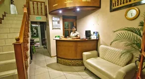 Maximos Petit Hotel - Image 5