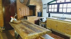 Casa em penedo com cachoeira - Image 4