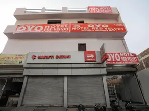 Hotel O Red Velvet Rooms & Banquet - Image 5