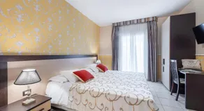 Hotel De La Ville Relais - Image 2