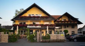 Hotel Garni Zum Grünen Baum - Image 4