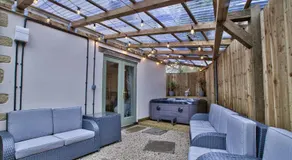 Olive Cottage by Group Retreats - Image 5