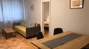 EU metro station, City Center, lovely 3-bedroom apartment, free parking - Image 5