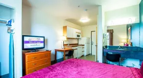 Sierra Vista studio apartment with full kitchen and King Bed - Image 2