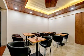 Super Townhouse OAK Armeria - Image 5