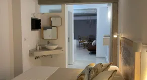 Ian's House - Image 2