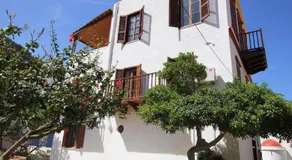 Traditional Apartments Alexandra - Image 5