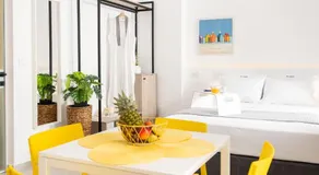 Cozy Corner Luxury Apartments - Image 5