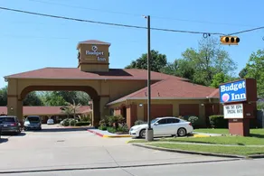 Budget Inn - Image 5