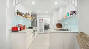 Mini Beach Cottage - Seaspray Escape - Image 4