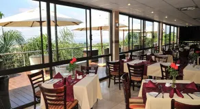 2Ten Hotel - Image 3