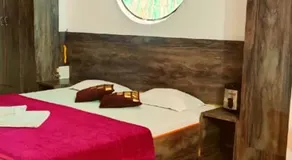 Panchmarhi Deluxe Stay - Image 3