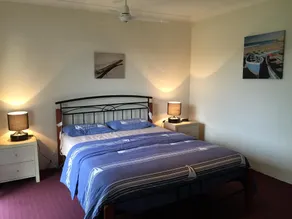 Canal Time Holiday Home - Great Value - Image 2