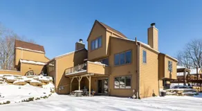 Cozy Retreat at Farmstead - Image 4