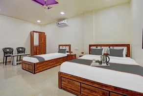 Capital O 92362 Hotel Chaintanya Inn - Image 4