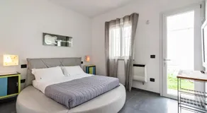 Bed & Blues - Image 2