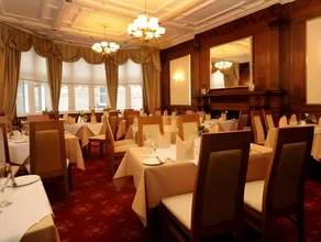 Victoria Hotel - Image 2