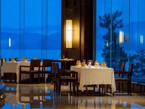 Yueyou Light Luxury Hotel (Chongqing Jiefangbei Hongyadong Branch) - Image 2